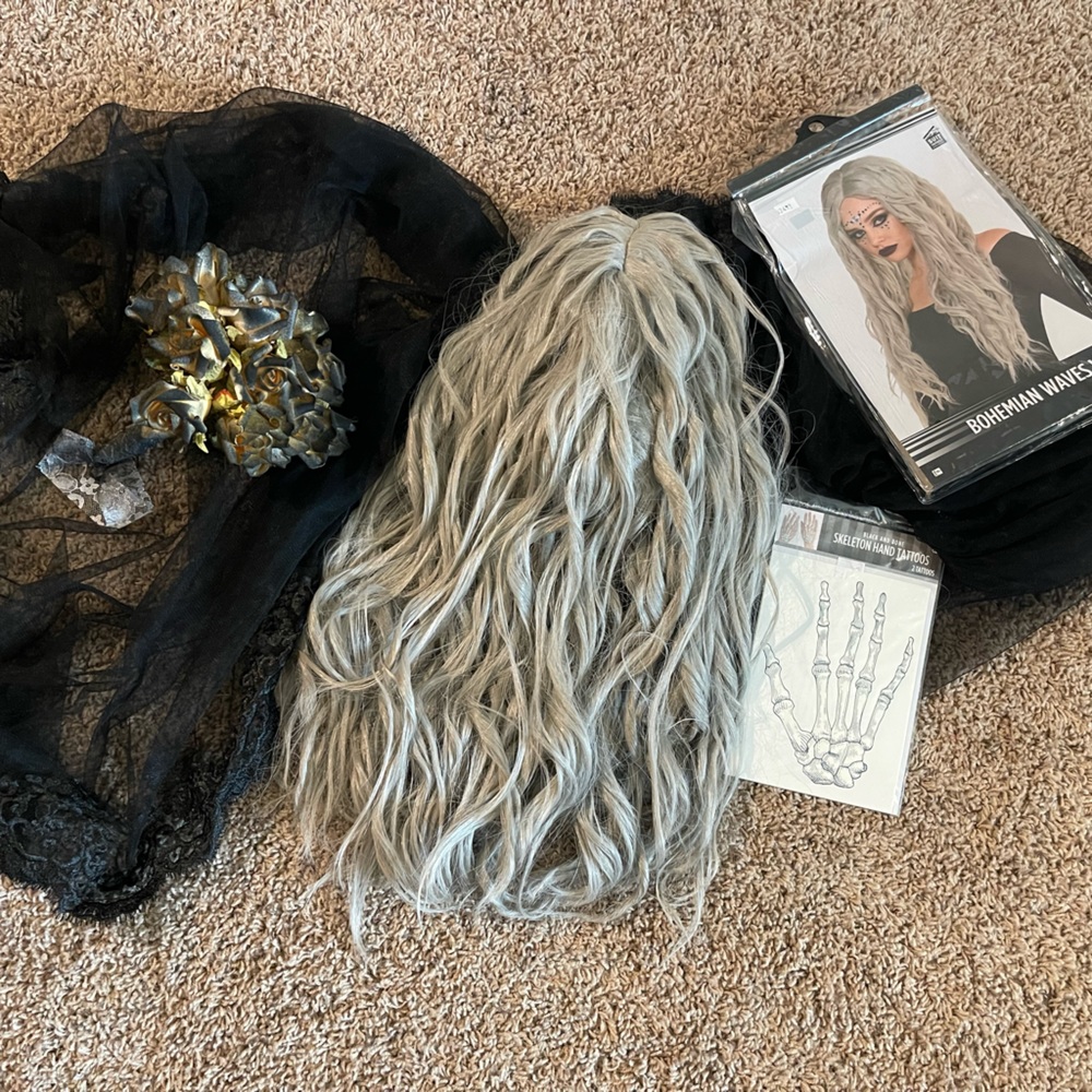 Women’s black two tier veil with grey wig, wristlet bouquet & skeleton tattoos.